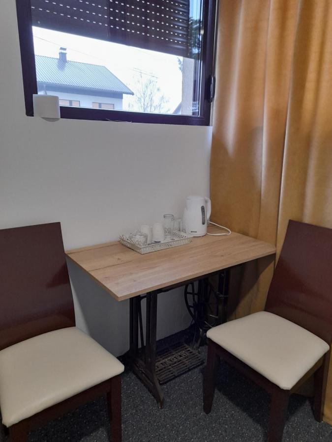Apartmani Exit Pale Extérieur photo