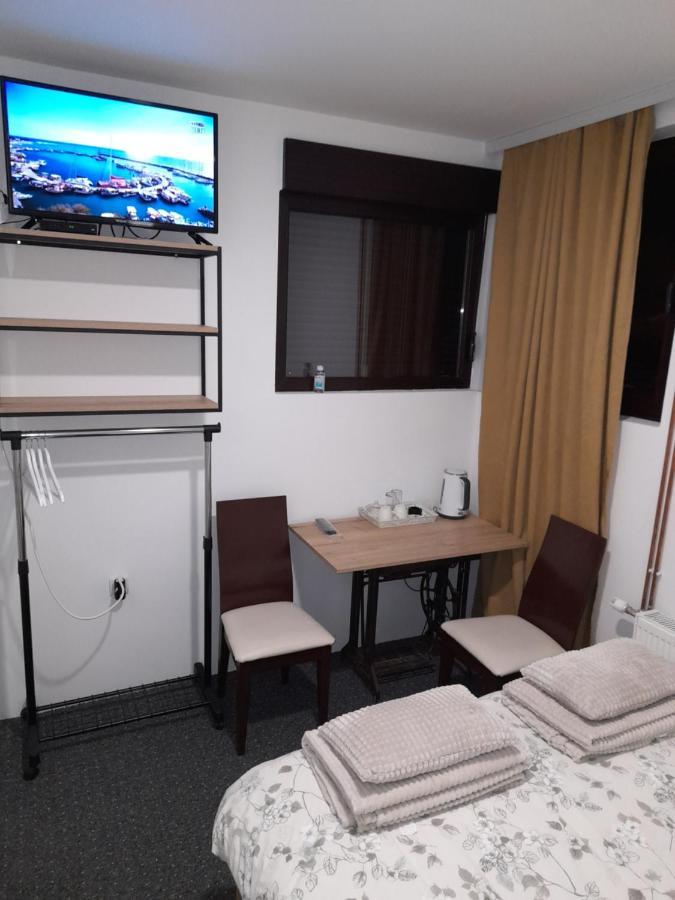 Apartmani Exit Pale Extérieur photo