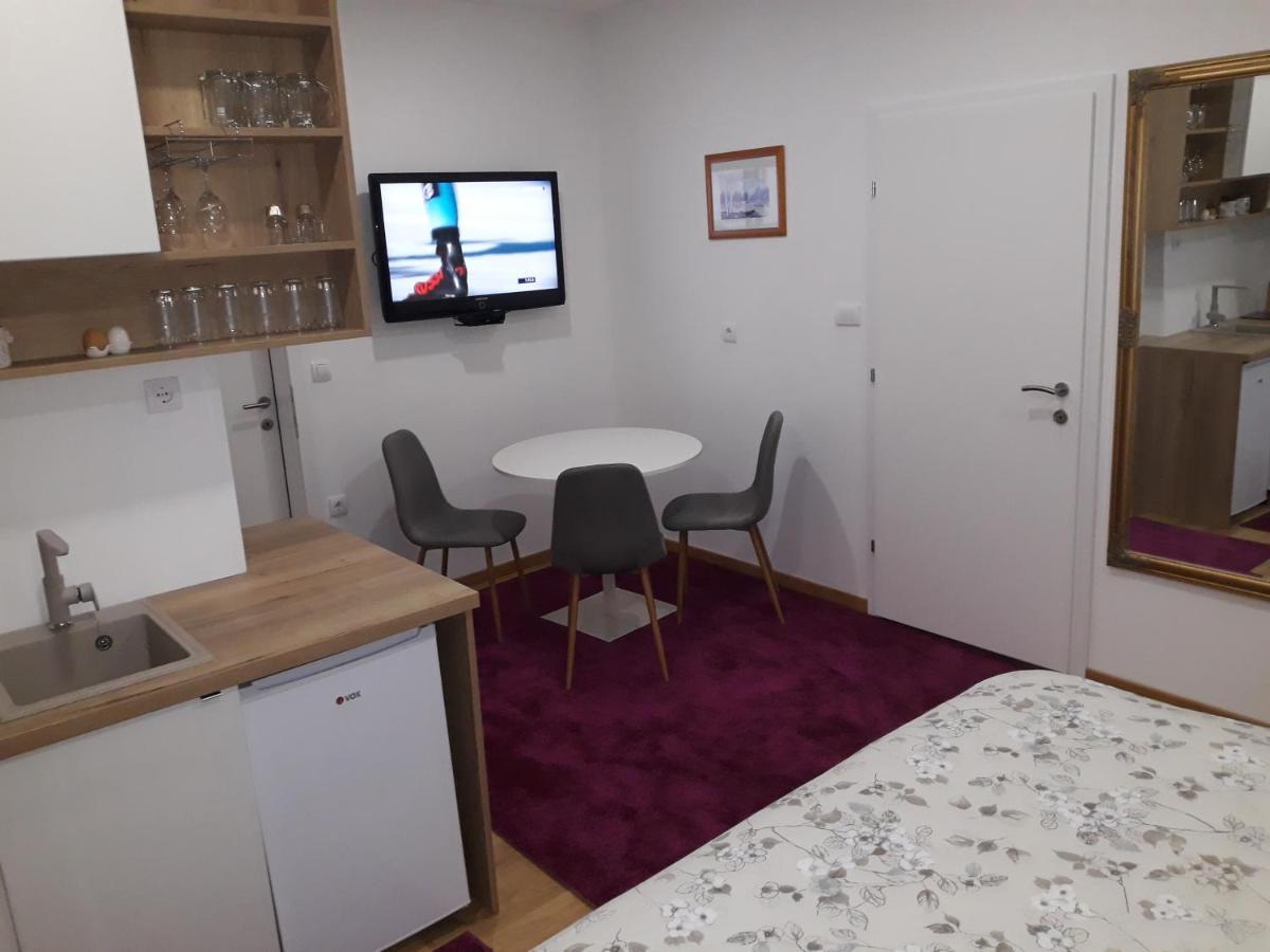 Apartmani Exit Pale Extérieur photo