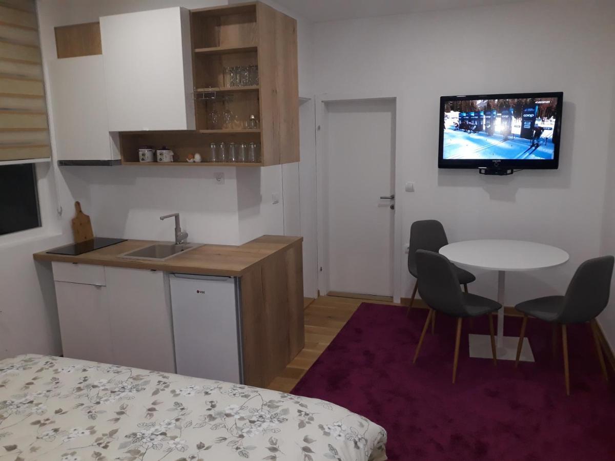 Apartmani Exit Pale Extérieur photo