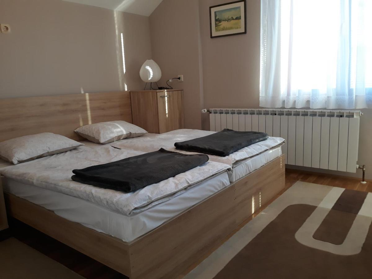 Apartmani Exit Pale Extérieur photo